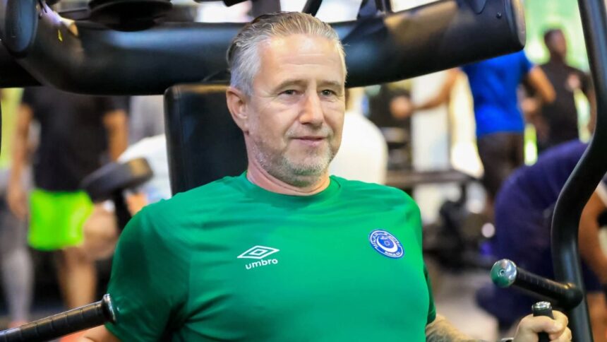 aventura africana a lui reghe banii din champions league il duc in niste destinatii exotice 6909c4c5bea3d