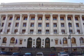 banca nationala a romaniei avertizeaza un document fals circula online sub sigla institutiei 690b5eeea38e4