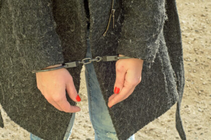 bistrita nasaud o femeie cumpara de la farmacie creme cu clorura de mercur si le vindea sub sigla proprie o clienta a ajuns la spital 6913579e288cc