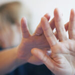 bolojan oprirea agresorilor la timp inseamna vieti salvate guvernul promite interventii mai rapide si eficiente 69256b52c0e2d