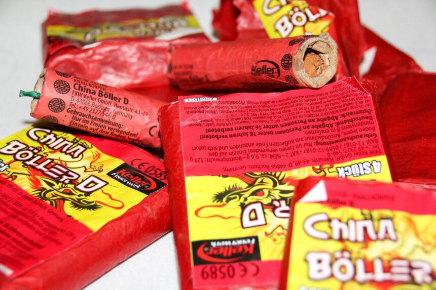 captura impresionanta un individ a fost prins cu 3 tone de petarde si artificii 6929adee02b45