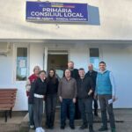 caravana arhiepiscopiei tomisului a ajuns in comuna aliman primarul george nicola pachetele vor fi distribuite copiilor din familiile vulnerabile 692499084110c
