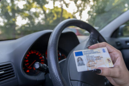 ce amenda poate primi un sofer care circula cu permisul expirat actele necesare pentru schimbarea carnetului de conducere 69180d7d0c2e0