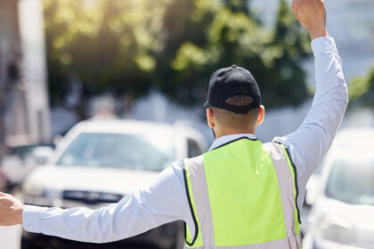 ce amenzi risca soferii care vorbesc la telefon la volan se poate ajunge la suspendarea permisului de conducere 6916cd95738a8