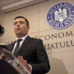 ce cv are ministrul care il inlocuieste temporar pe ionut mosteanu la aparare a absolvit doua facultati dintre care una ca hobby 69298c7ed9b36