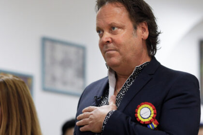 charley ottley a depus juramantul si a devenit oficial cetatean roman este un privilegiu pentru mine 690cc3a244314