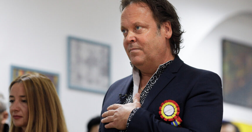 charley ottley a depus juramantul si a devenit oficial cetatean roman este un privilegiu pentru mine 690cc3a244314