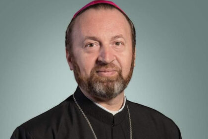 cine este noul arhiepiscop major al bisericii romane unite cu roma greco catolice claudiu lucian pop ii urmeaza cardinalului muresan 690c95fb72b4d