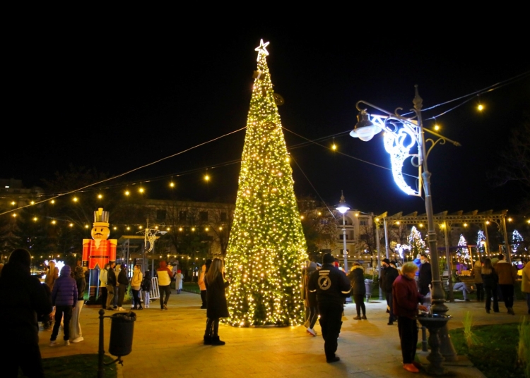 cine organizeaza targurile de craciun din constanta una dintre firme a fost implicata in scandalul petrecerilor private de pe faleza cazinoului 691b002728a52
