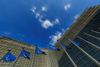 comisia europeana economia romaniei incetineste puternic din cauza austeritatii care sunt prognozele pentru 2025 2027 691b3f7b4a251