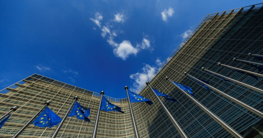 comisia europeana economia romaniei incetineste puternic din cauza austeritatii care sunt prognozele pentru 2025 2027 691b3f7b4a251