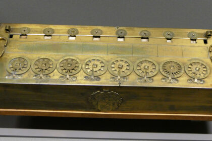 comoara nationala un calculator construit de blaise pascal in 1642 care urma sa fie scos azi la licitatie nu poate parasi franta 691d501564368