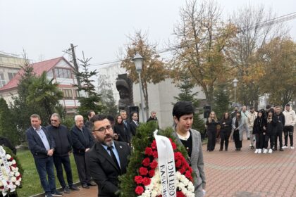comunitatea turco tatara din medgidia a comemorat implinirea a 87 de ani de la trecerea in nefiinta a lui mustafa kemal ataturk cel considerat fondatorul republicii turcia 6911c55724283