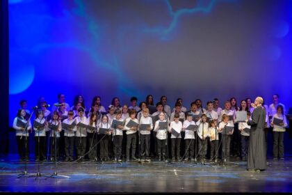 constanta concert caritabil de craciun dedicat stefaniei o fetita de 12 ani diagnosticata cu tripareza spastica evenimentul ajuns la a xi a editie organizat de parohia sfantul vasile cel mare si 6920c7b072ea0