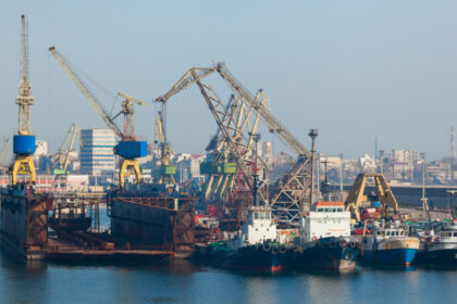 contrabanda cu motorina prin facilitati din portul constanta 37 de perchezitii in noua judete si 11 firme sub lupa diicot 69280d2e9b436