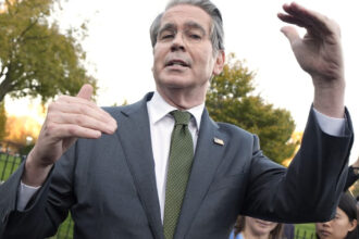 cum ar putea primi fiecare american cel putin 2 000 de dolari de pe urma tarifelor lui trump explicatiile lui scott bessent 6911b54d2006b