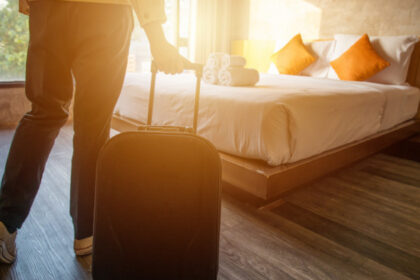 de ce a ramas cocktail holidays fara licenta ministerul economiei confirma nereguli grave iar compania cere insolventa 6915bb5f0abad