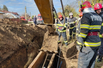 doi oameni care sapau un sant in prahova au fost prinsi la 5 metri sub pamant barbatii au murit in ciuda eforturilor salvatorilor 6914ec1d4aa93