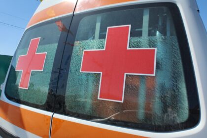 doi pietoni loviti de un autoturism pe bulevardul aurel vlaicu in zona vaporas 691abd08a90e7