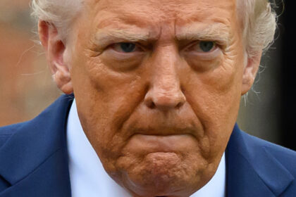 donald trump a ramas fara voce dupa ce a tipat in timpul unei discutii despre comert unii oameni sunt prosti m am enervat 691c3a4295c53