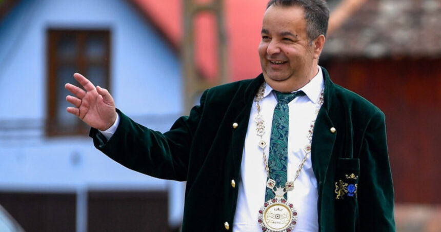 dorin cioaba autointitulat rege al romilor ii ironizeaza pe politicieni oare sunt singurul care are diplome pe bune 692c0c7466b1f