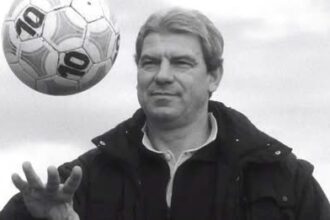 emeric ienei iubit in toata ungaria doua cluburi maghiare l au omagiat pe legendarul antrenor nu l vom uita niciodata 690b671de5a3e