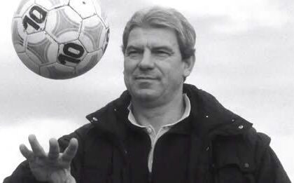 emeric ienei iubit in toata ungaria doua cluburi maghiare l au omagiat pe legendarul antrenor nu l vom uita niciodata 690b671de5a3e