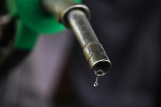 exclusiv care sunt cauzele cresterii pretului la motorina mai avem putin si stam la coada ca peste o saptamana se face 10 lei n are cum 69180b4104e91