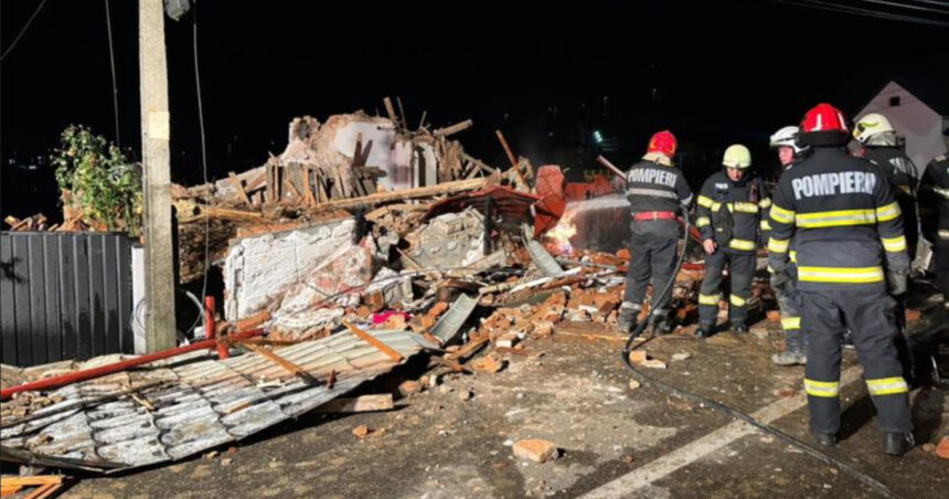 explozie puternica urmata de incendiu intr o locuinta din dej barbat gasit mort sub daramaturi pompierii cauta si alte victime 690667ee53bca