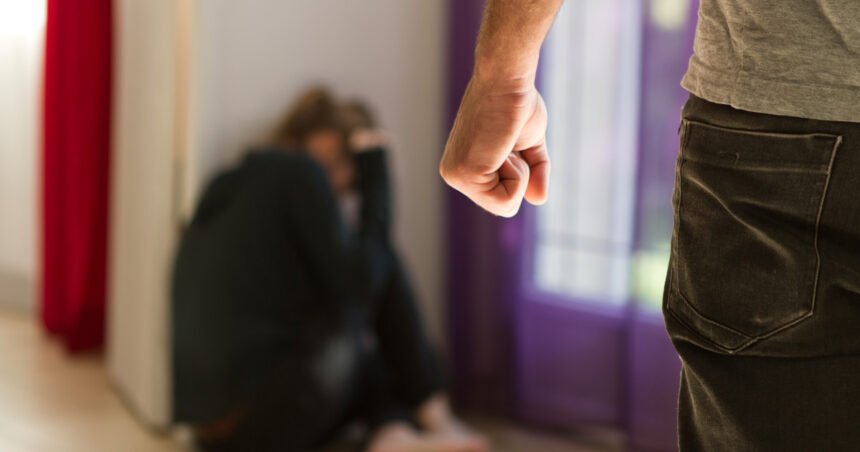 femeile cu ordin de protectie victime ale violentei domestice ar putea face terapie gratuita proiect in parlament 6925bb2a7b32f