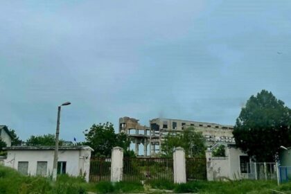 fosta uzina din orasul ovidiu ajunsa o ruina periculoasa va fi demolata 691d01822c4f6