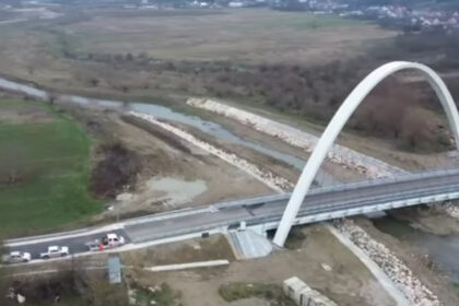foto a fost finalizat podul cu cel mai mare arc parabolic din romania unde este amplasat si ce legaturi asigura 692759ea9bf4a
