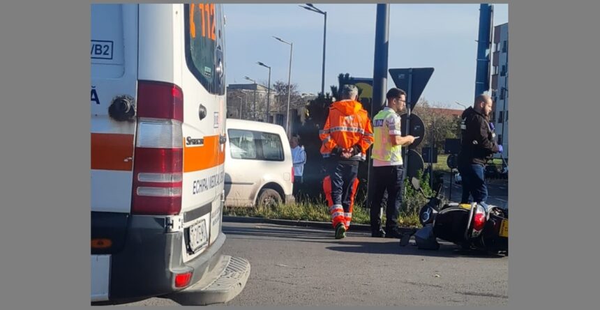 foto accident cu un moped in sensul giratoriu de la doraly 6921afe0f0326