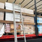 foto captura impresionanta 15 de tigarete introduse pe teritoriul romaniei de un sarb barbatul a fost arestat pentru contrabanda 692c312be5724