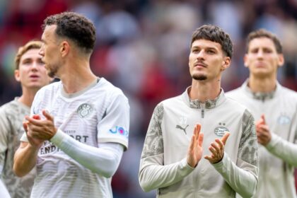 foto emotie pura in champions league gestul fanilor lui psv inaintea meciului din grecia esti mort doar cand esti uitat 690a5bf6d26ba