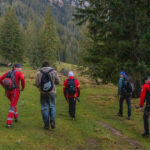 foto pe munte nu esti in civilizatie salvamont zarnesti solicitat sa intervina la un turist neechipat care le a transmis ca este ud 692361e68148a