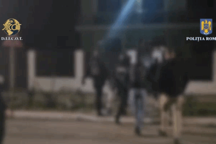 foto perchezitii in localitatea remus opreanu din medgidia politistii au gasit si o grenada 692068c447bd5