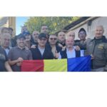 foto video un drapel de 20 de metri patrati a fost oferit catedralei nationale de un grup de militari veterani din constanta 690b0a743997d