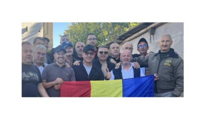 foto video un drapel de 20 de metri patrati a fost oferit catedralei nationale de un grup de militari veterani din constanta 690b0a743997d