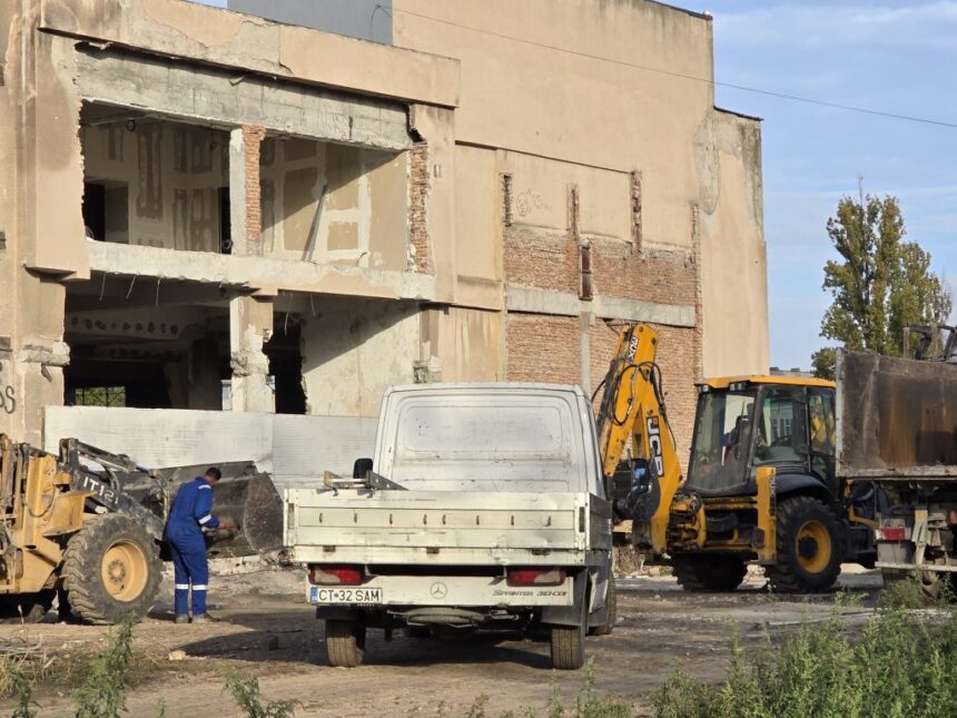 galerie foto adio abator continua demolarea fostelor hale de productie in locul lor vor rasari blocuri moderne 69094c8663e88