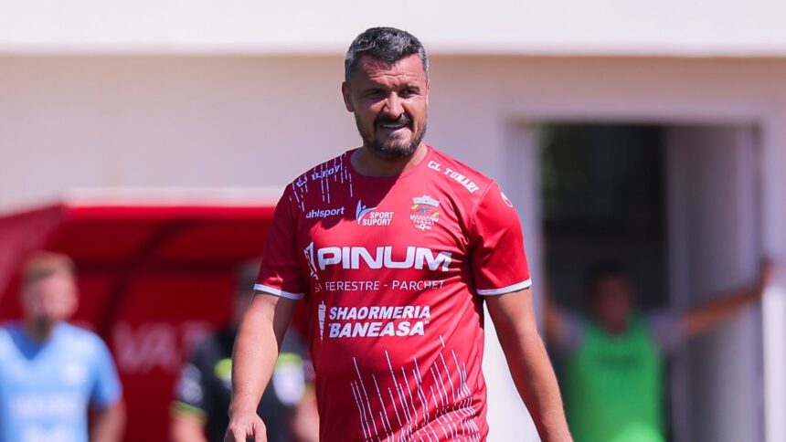 galerie foto budescu fotbalistul cu tricoul cu burta pe drumuri se alege praful de echipa unde a jucat 6908af0630941