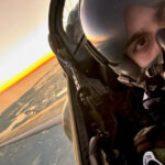 galerie foto cel mai tanar instructor pentru viitorii piloti nato detasat in sua e roman cand vine vorba de zbor vorbim cu totii aceeasi limba 690b447071906