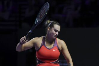 galerie foto comportament nedemn din partea sabalenkai la turneul campioanelor antrenorul sau nu a mai putut suporta rusinea 690b0bcad627e