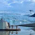 galerie foto o bijuterie ascunsa in groenlanda de est cabana plutitoare care ofera experienta unei evadari complete 691c0d9641a76