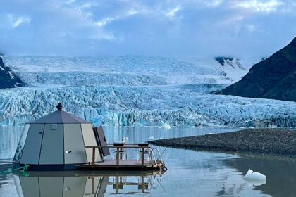 galerie foto o bijuterie ascunsa in groenlanda de est cabana plutitoare care ofera experienta unei evadari complete 691c0d9641a76