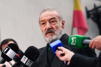 gata gigi becali si a pierdut rabdarea cu un jucator de la fcsb sa rupa banca 691198aa36c9d