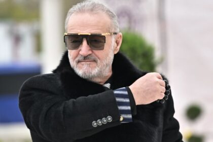 gigi becali da jos militaria din pod la fcsb la revedere ma risc si gata 6914e0e5d6584