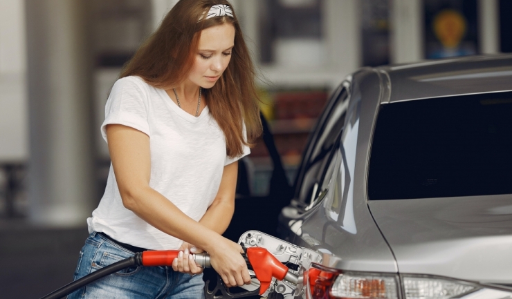 guvernatorul bnr exclude cresterea pretului motorinei la 9 lei 691778ffb72a3