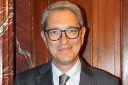 guvernul l a rechemat in tara pe consulul romaniei la cape town fostul prezentator tv andrei zaharescu el se afla la post din 2013 691f3c42b4e24