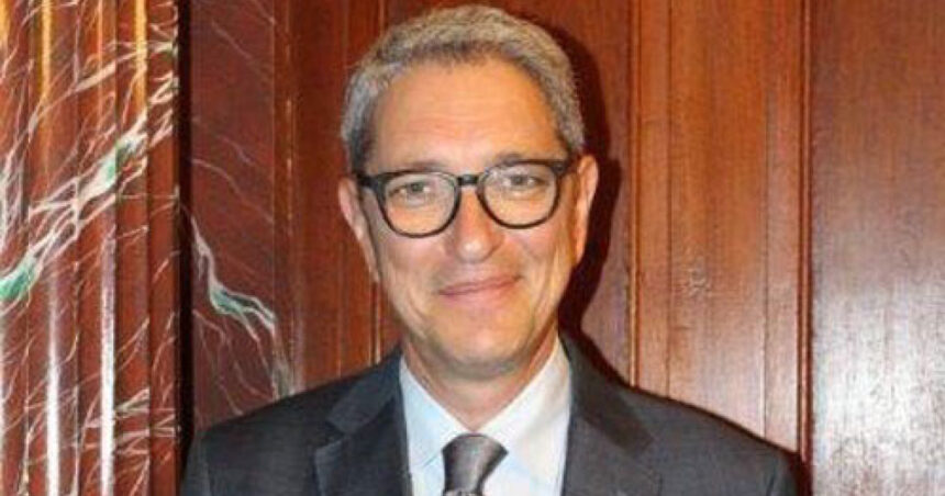 guvernul l a rechemat in tara pe consulul romaniei la cape town fostul prezentator tv andrei zaharescu el se afla la post din 2013 691f3c42b4e24